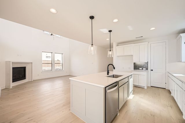 6040 Davis Knoll, Fort Worth, TX 76126