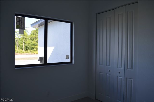 1728 Kismet PKWY W, Cape Coral, FL 33993