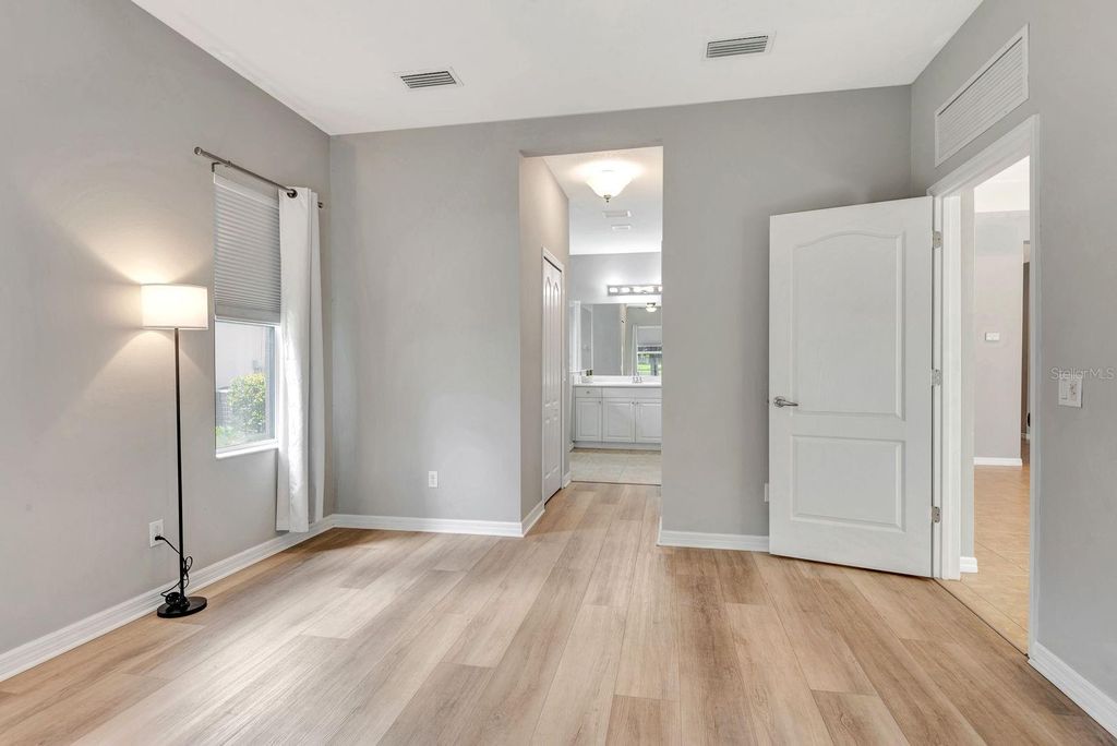 Image 14 of property listing at 5005 TORREY PINES RUN, Bradenton, FL 34211