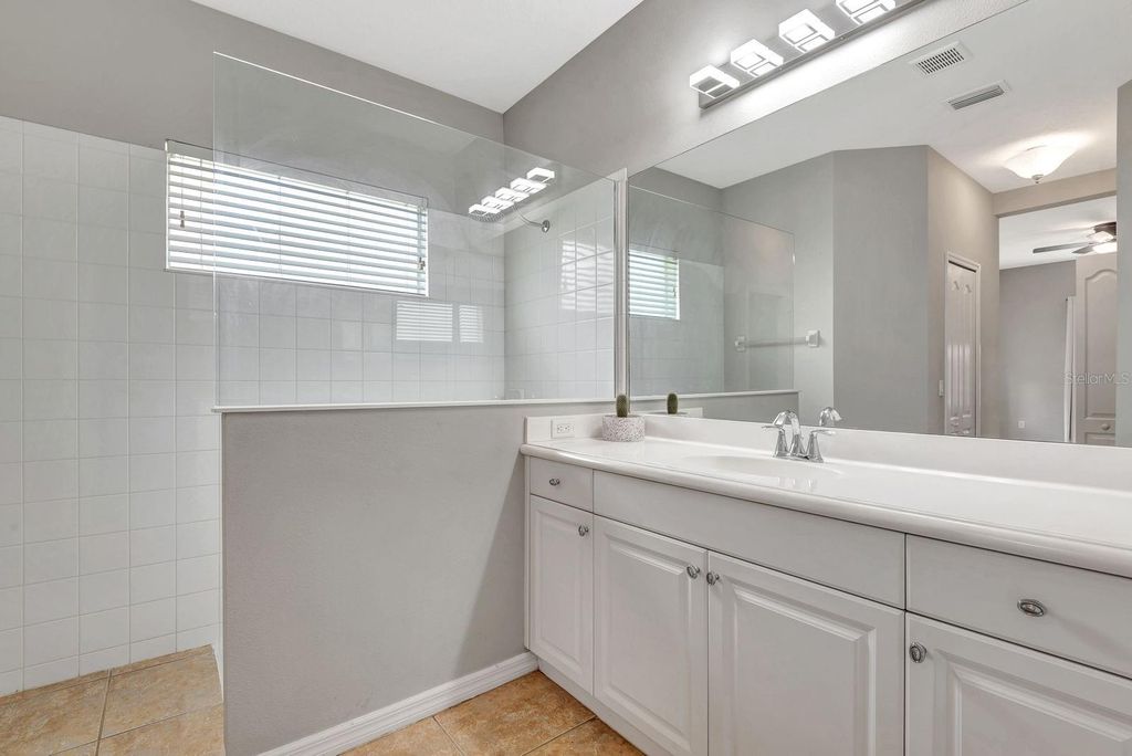 Image 17 of property listing at 5005 TORREY PINES RUN, Bradenton, FL 34211