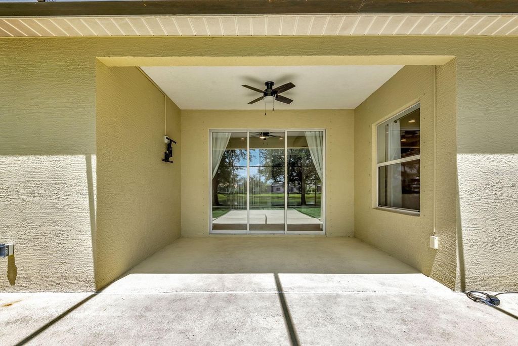 Image 32 of property listing at 5005 TORREY PINES RUN, Bradenton, FL 34211