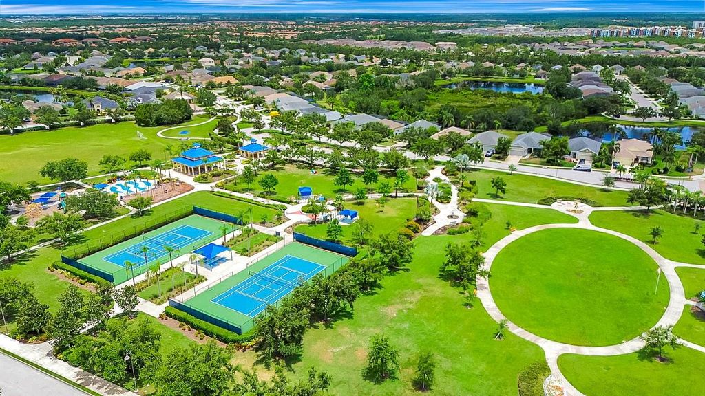 Image 73 of property listing at 5005 TORREY PINES RUN, Bradenton, FL 34211