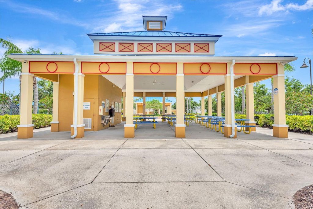 Image 77 of property listing at 5005 TORREY PINES RUN, Bradenton, FL 34211