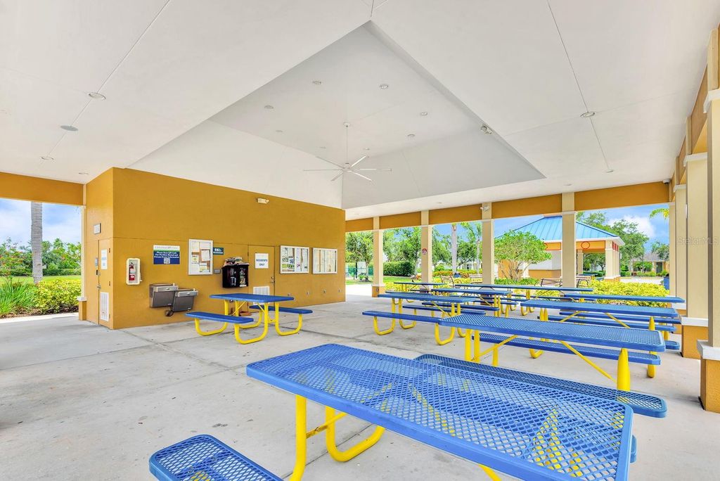 Image 79 of property listing at 5005 TORREY PINES RUN, Bradenton, FL 34211