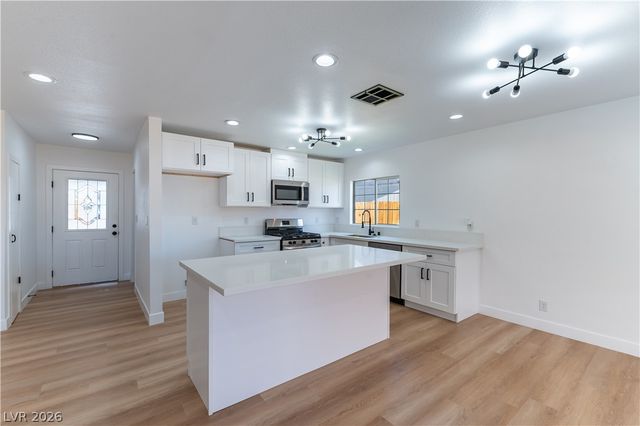 34 Del Amo Drive, Las Vegas, NV 89110