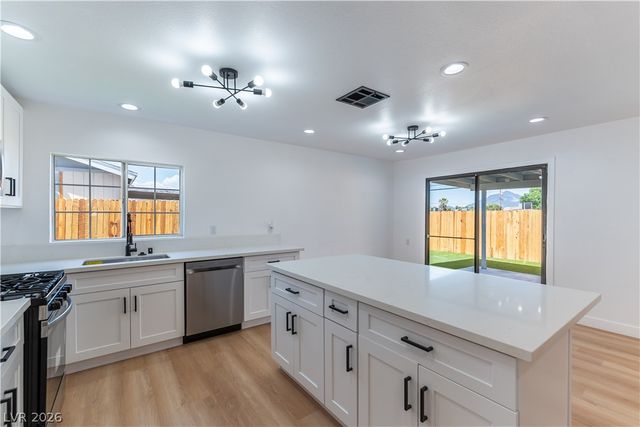 34 Del Amo Drive, Las Vegas, NV 89110