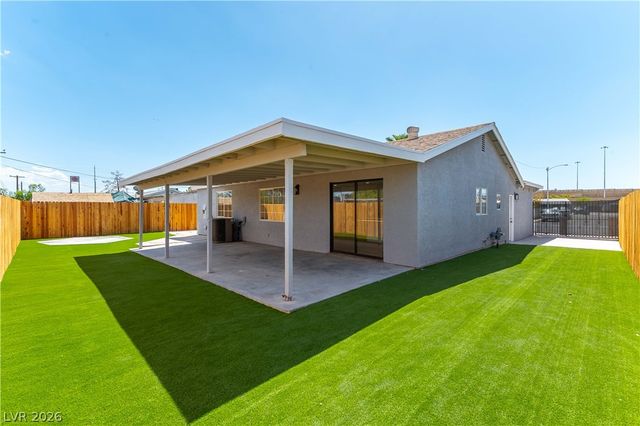 34 Del Amo Drive, Las Vegas, NV 89110