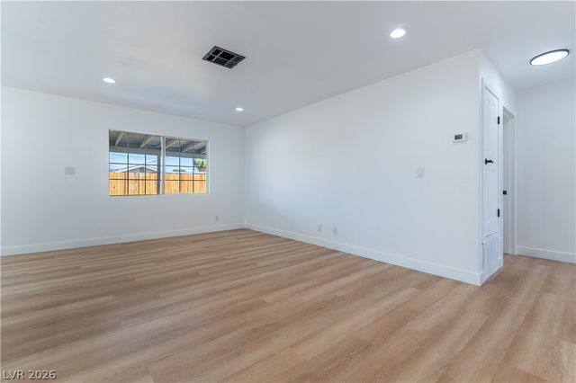 34 Del Amo Drive, Las Vegas, NV 89110