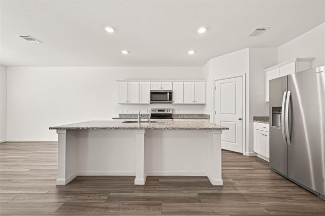 1077 Lacebark Pine Ln, Brookshire, TX 77423