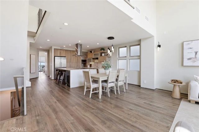 1745 Spreckels Lane, Redondo Beach, CA 90278