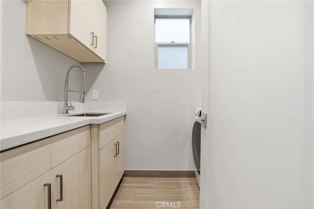 1745 Spreckels Lane, Redondo Beach, CA 90278