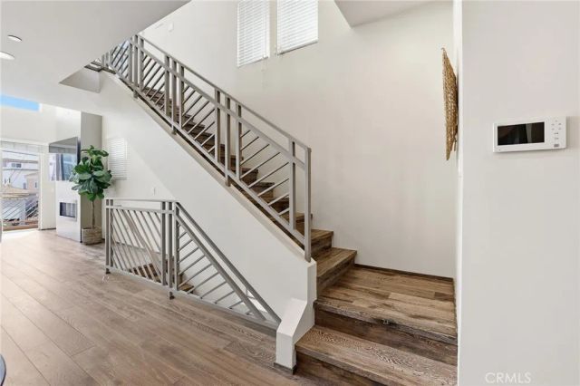 1745 Spreckels Lane, Redondo Beach, CA 90278