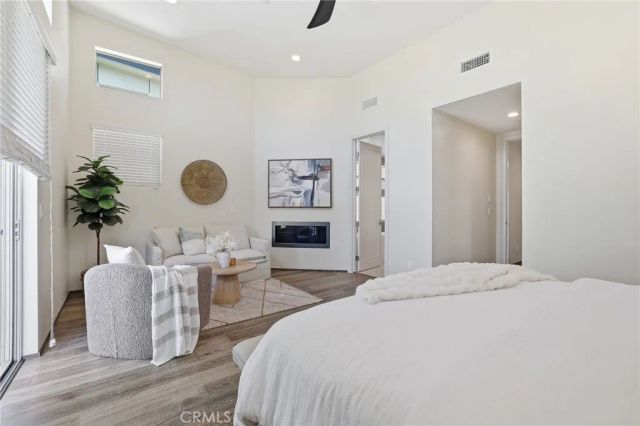 1745 Spreckels Lane, Redondo Beach, CA 90278