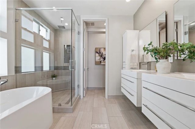 1745 Spreckels Lane, Redondo Beach, CA 90278