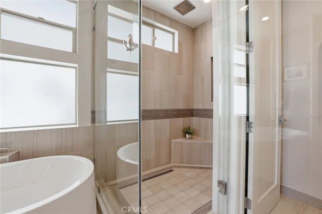 1745 Spreckels Lane, Redondo Beach, CA 90278