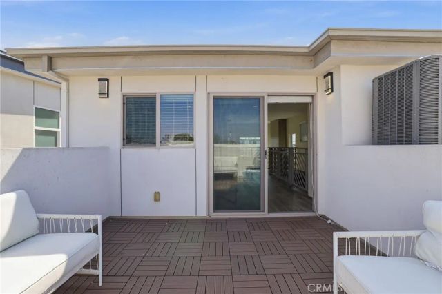 1745 Spreckels Lane, Redondo Beach, CA 90278