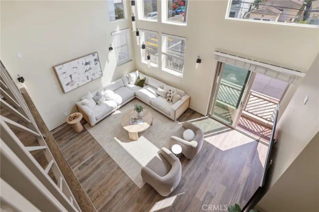 1745 Spreckels Lane, Redondo Beach, CA 90278