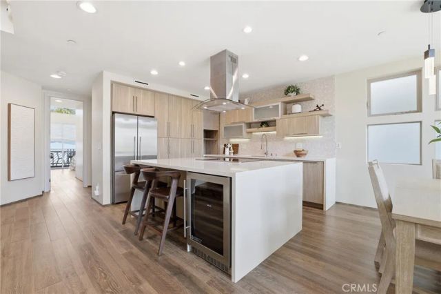 1745 Spreckels Lane, Redondo Beach, CA 90278