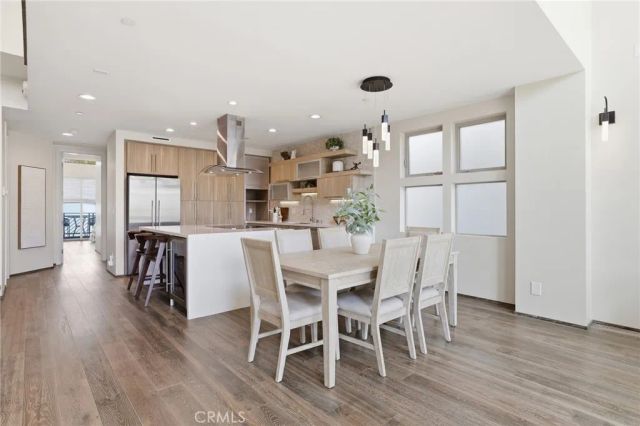 1745 Spreckels Lane, Redondo Beach, CA 90278