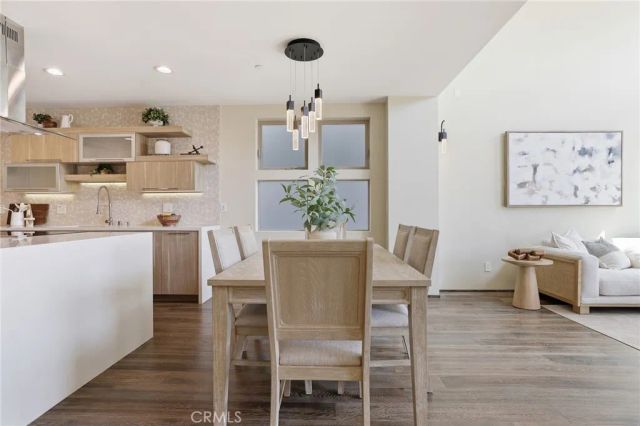 1745 Spreckels Lane, Redondo Beach, CA 90278