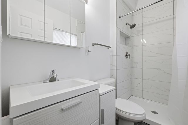 1080 35th Street, Des Moines, IA 50311