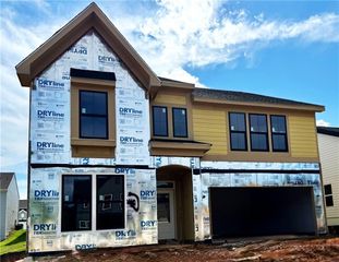 752 Crystal Lake Parkway, Hoschton, GA 30548