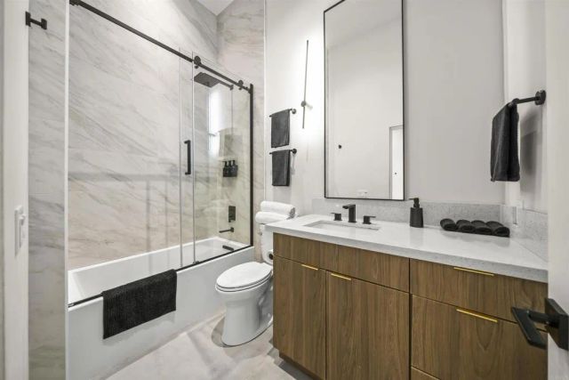 4935 El Cajon Boulevard 1, San Diego, CA 92115