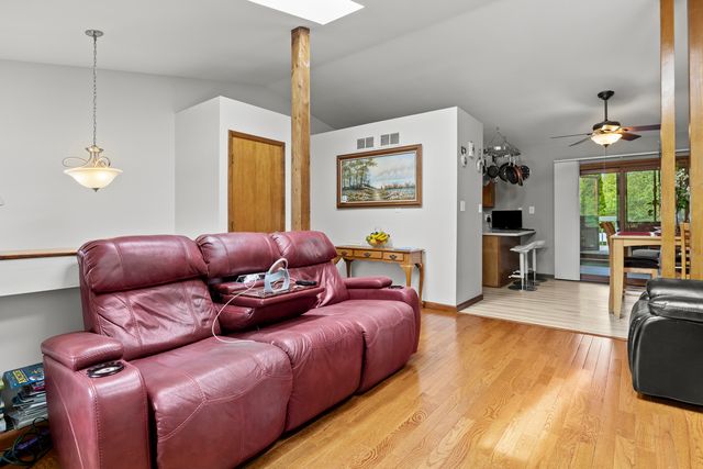 3412 Crescent Avenue, Gurnee, IL 60031