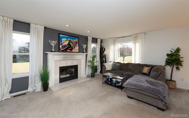 12567 BLUEBERRY Lane, Springfield Charter Township, MI 48350