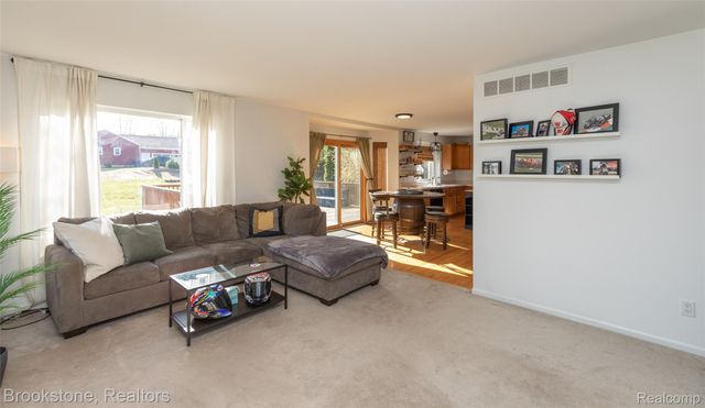 12567 BLUEBERRY Lane, Springfield Charter Township, MI 48350