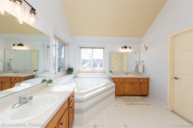 12567 BLUEBERRY Lane, Springfield Charter Township, MI 48350