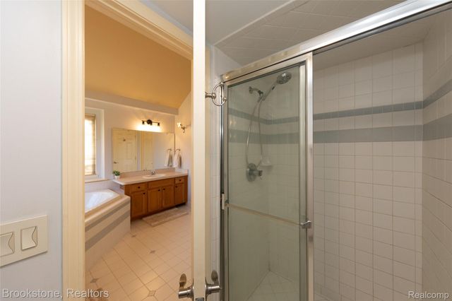 12567 BLUEBERRY Lane, Springfield Charter Township, MI 48350