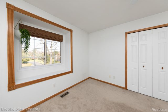 12567 BLUEBERRY Lane, Springfield Charter Township, MI 48350