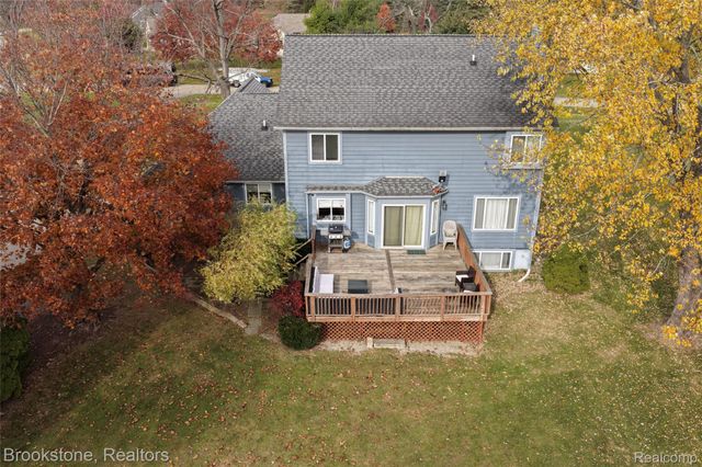 12567 BLUEBERRY Lane, Springfield Charter Township, MI 48350