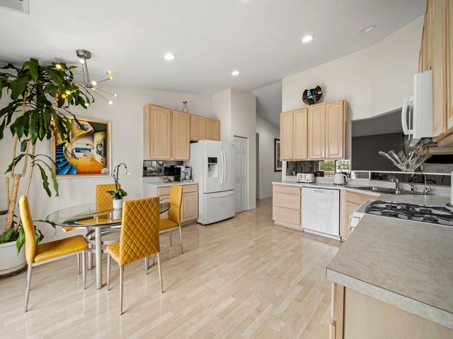 377 Bay Tree Circle, Vernon Hills, IL 60061