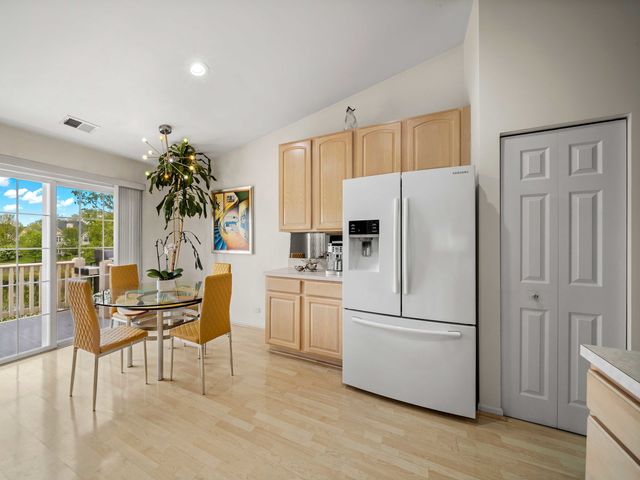 377 Bay Tree Circle, Vernon Hills, IL 60061