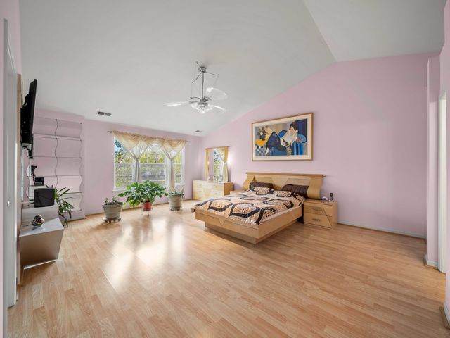 377 Bay Tree Circle, Vernon Hills, IL 60061