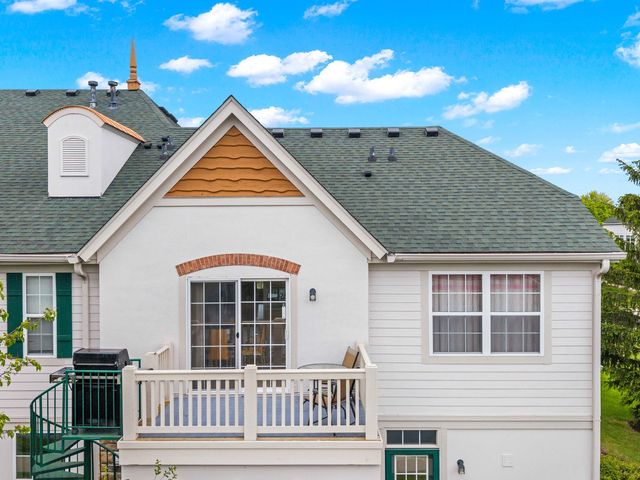 377 Bay Tree Circle, Vernon Hills, IL 60061