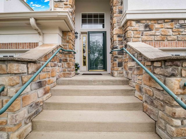 377 Bay Tree Circle, Vernon Hills, IL 60061