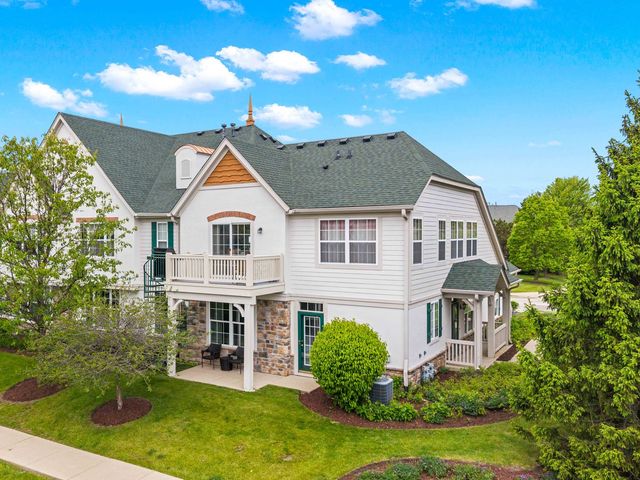 377 Bay Tree Circle, Vernon Hills, IL 60061