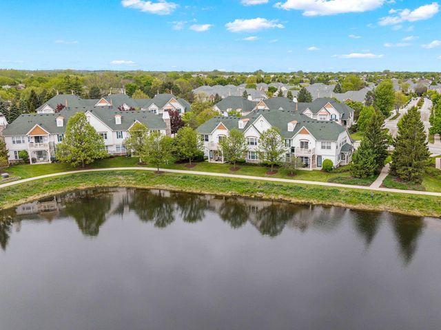 377 Bay Tree Circle, Vernon Hills, IL 60061