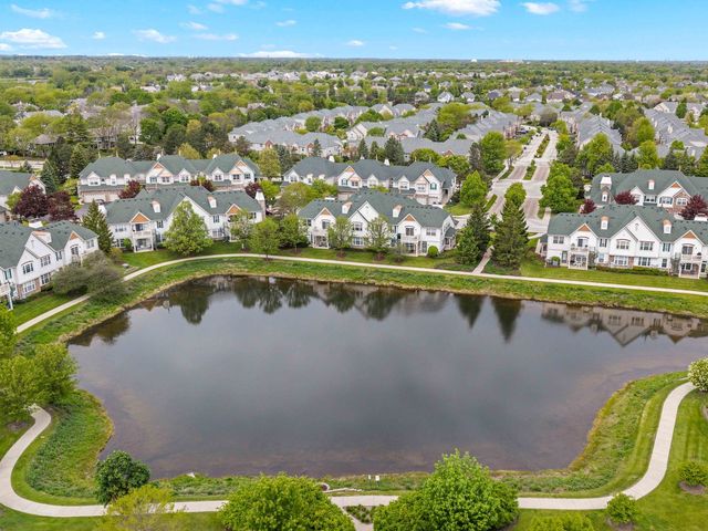 377 Bay Tree Circle, Vernon Hills, IL 60061