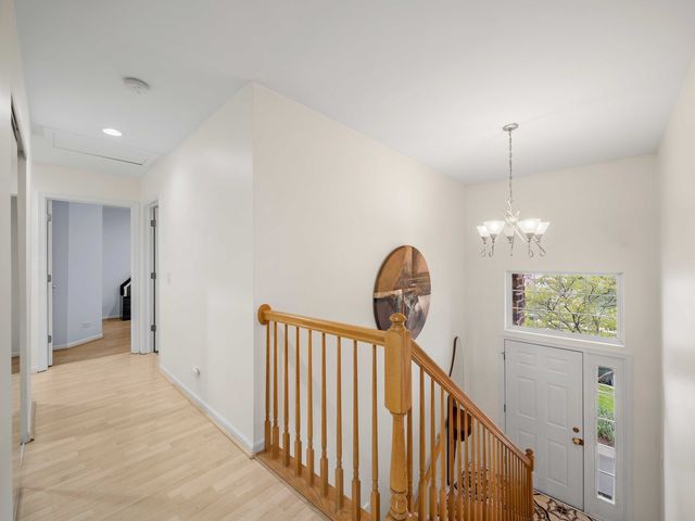 377 Bay Tree Circle, Vernon Hills, IL 60061