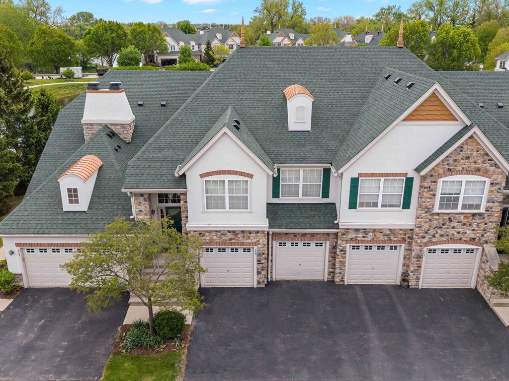 377 Bay Tree Circle, Vernon Hills, IL 60061