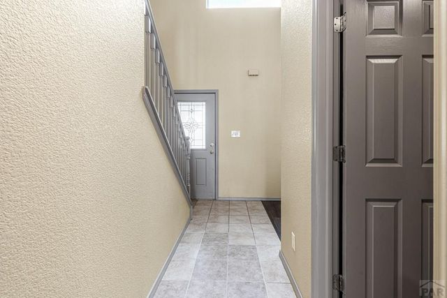 2403 Meadowlark Ln, Pueblo, CO 81008