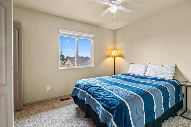 2403 Meadowlark Ln, Pueblo, CO 81008