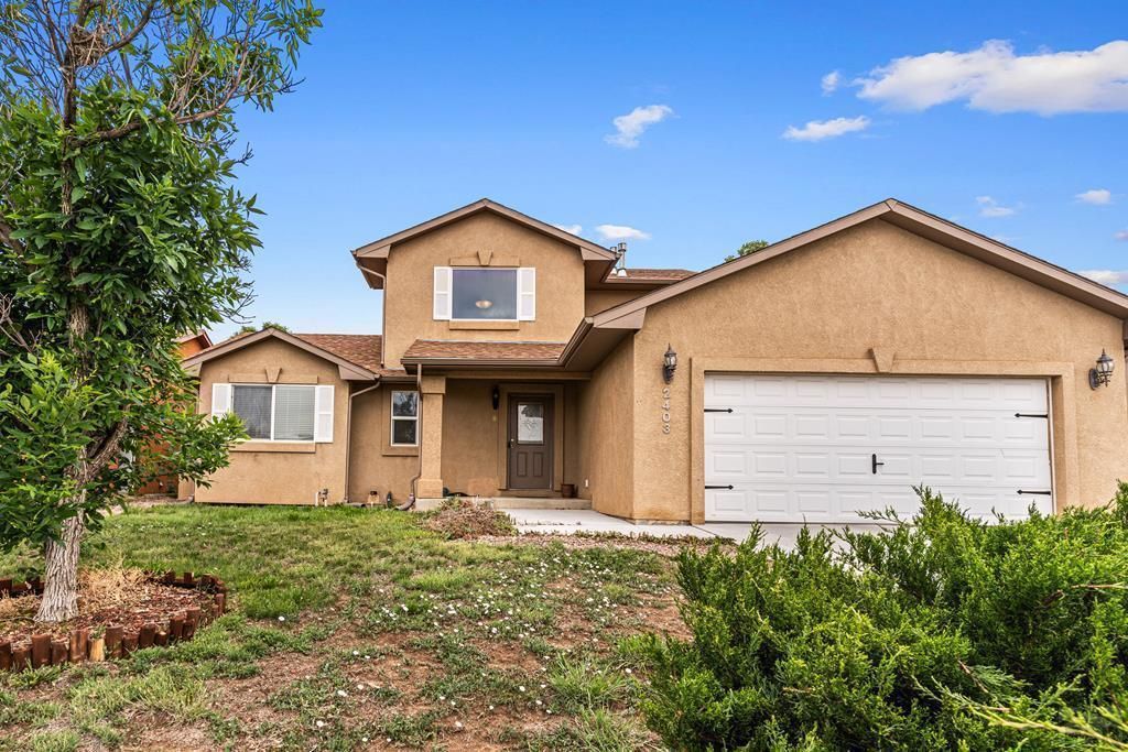2403 Meadowlark Ln, Pueblo, CO 81008