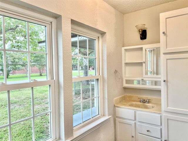 14414 2nd Street, Santa Fe, TX 77517