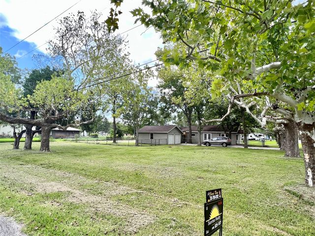 14414 2nd Street, Santa Fe, TX 77517