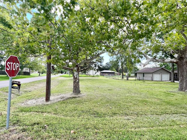 14414 2nd Street, Santa Fe, TX 77517